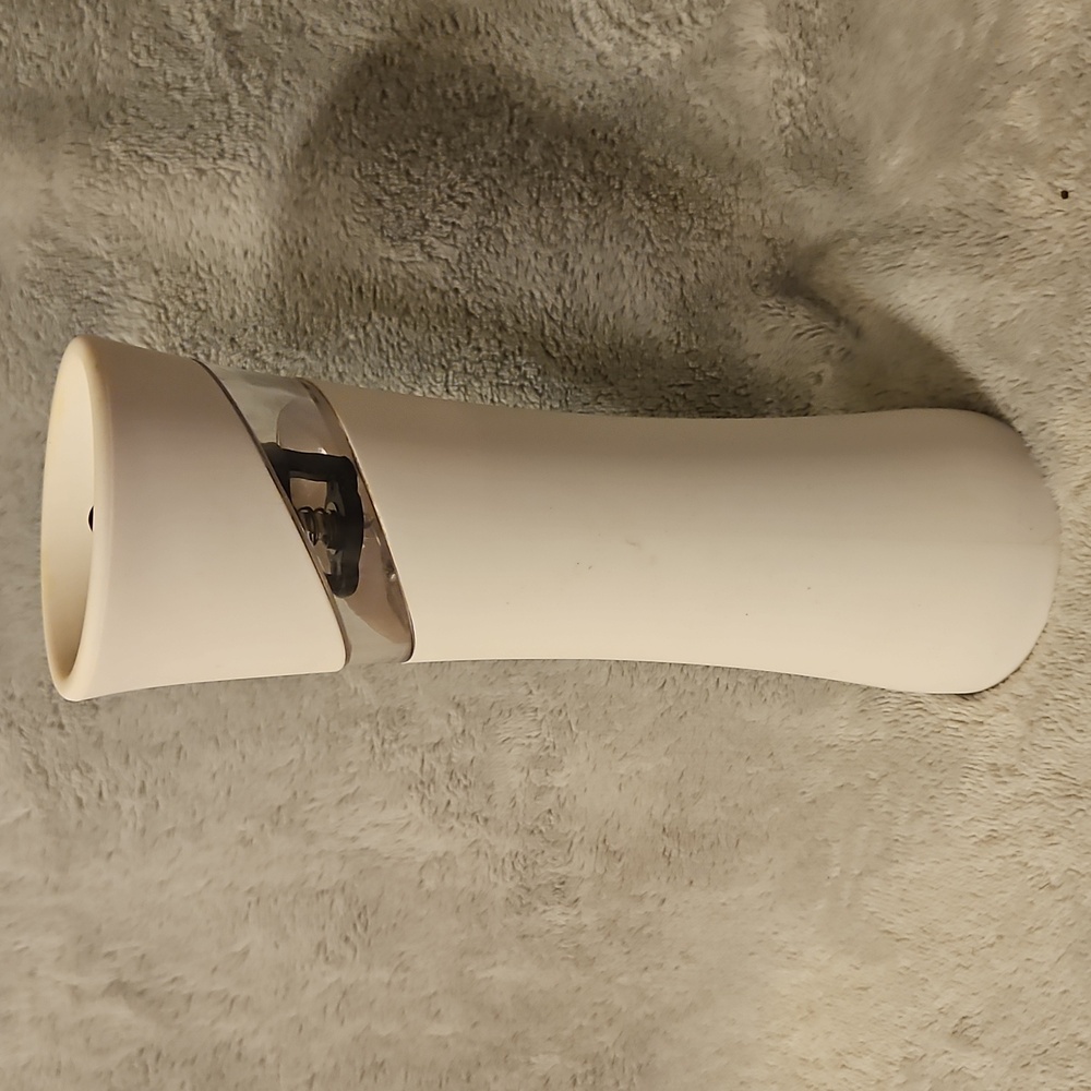 Electric pepper grinder
